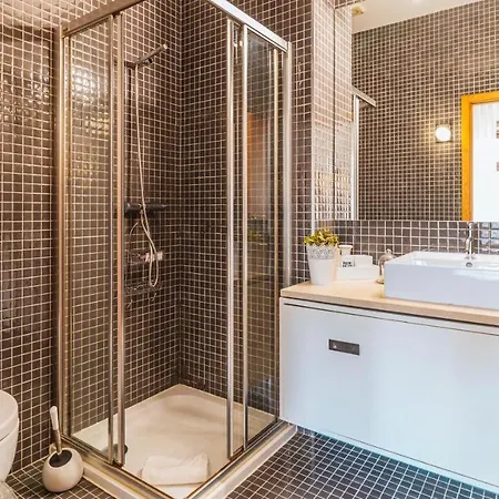 Mouzinho Downtown 2br W/ Parking By Lovelystay * بورتو