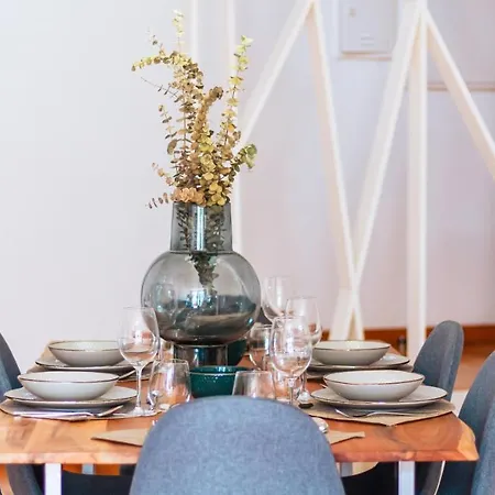 Mouzinho Downtown 2br W/ Parking By Lovelystay شقة