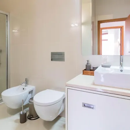 Mouzinho Downtown 2br W/ Parking By Lovelystay Apartamento Porto